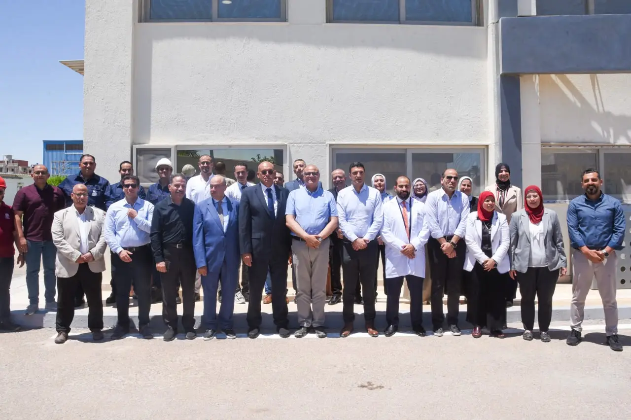 وزير الصناعة ومحافظ الإسكندرية يتفقدان مجمعي مرغم للصناعات البلاستيكية بالعامرية - 1000707067