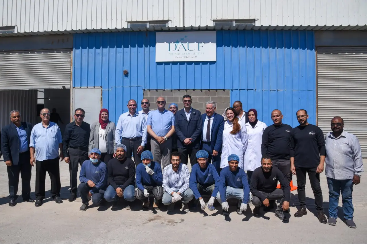 وزير الصناعة ومحافظ الإسكندرية يتفقدان مجمعي مرغم للصناعات البلاستيكية بالعامرية - 1000707136