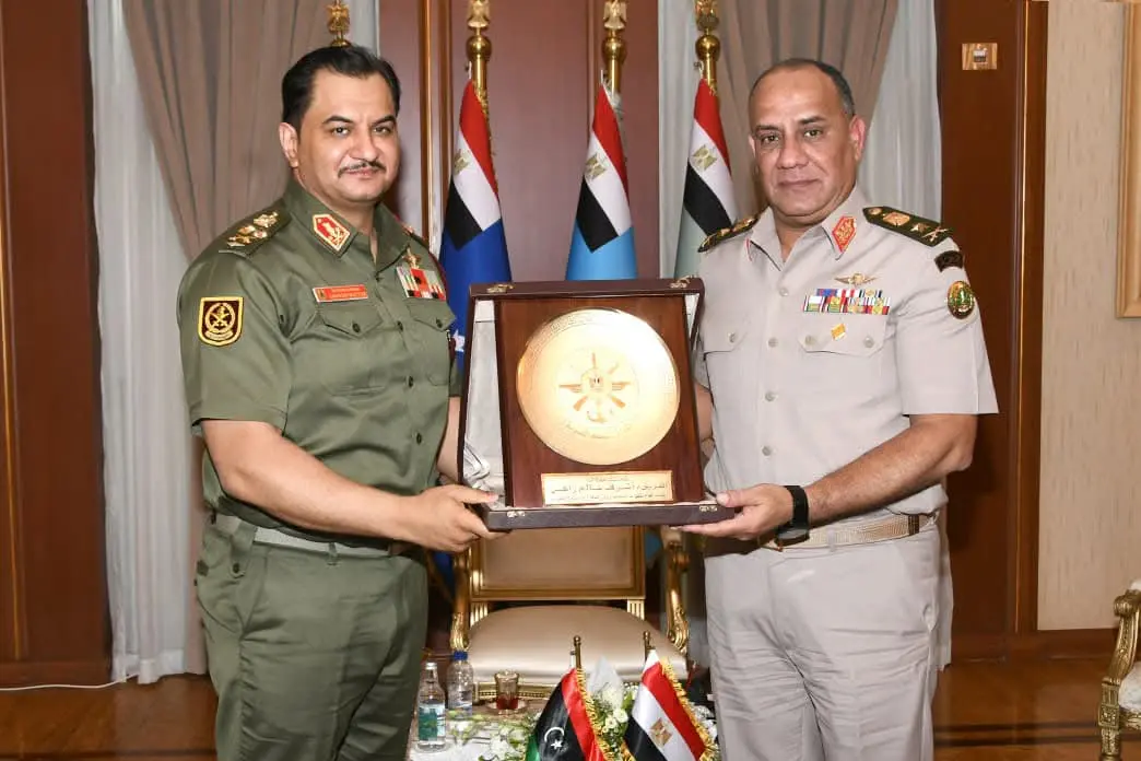 مصر وليبيا تبحثان تعزيز التعاون العسكري وتنسيق الجهود المشتركة