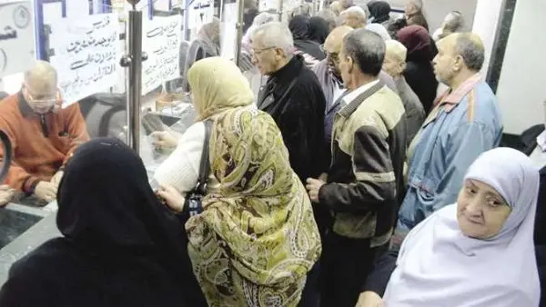 يستعد ملايين أصحاب المعاشات لاستقبال زيادة المعاشات الجديدة البالغة 15%، اعتبارًا من الأول من يوليو 2026، تنفيذًا لتوجيهات الرئيس عبد الفتاح السيسي، في إطار حزمة إجراءات تستهدف تعزيز مظلة الحماية الاجتماعية والتخفيف من الأعباء المعيشية عن المستفيدين