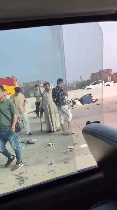 ​شهد الطريق الدائري الإقليمي بمحافظة المنوفية، حادثاً مرورياً أسفر عن إصابة 19 شخصاً، بينهم 6 أطفال، إثر تصادم سيارتين "ميكروباص" بالقرب من نزلة تلوانة التابعة لدائرة مركز الباجور، وتم نقل المصابين إلى المستشفى لتلقي الإسعافات اللازمة.