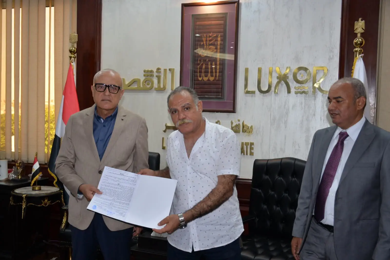 محافظ الأقصر يسلم 40 وحدة جديدة بمشروع إسكان الطود