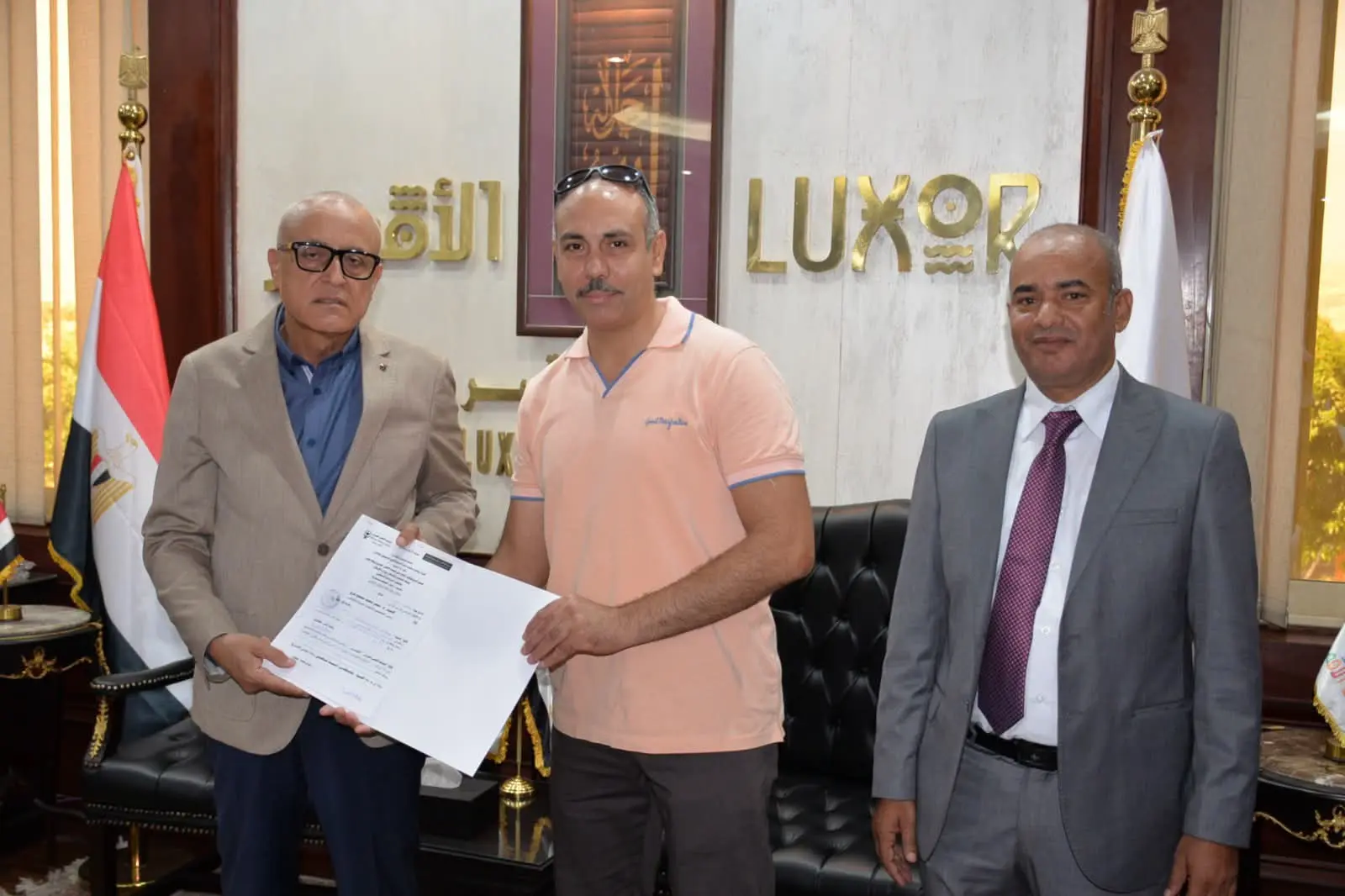 محافظ الأقصر يسلم 40 وحدة جديدة بمشروع إسكان الطود