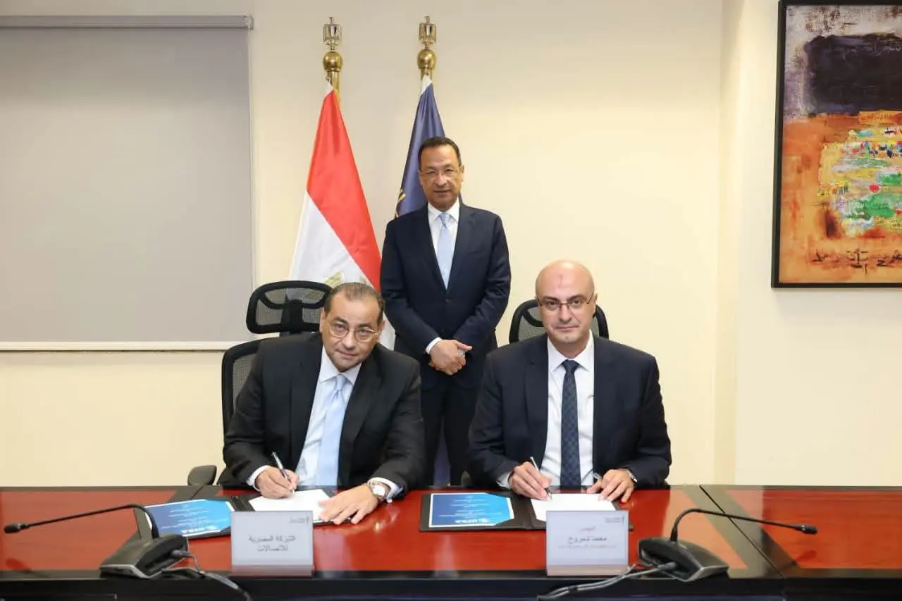 الاتصالات تطلق خدمتي "اطمن" و"اطمن على الآخر" لحماية الأطفال على الإنترنت