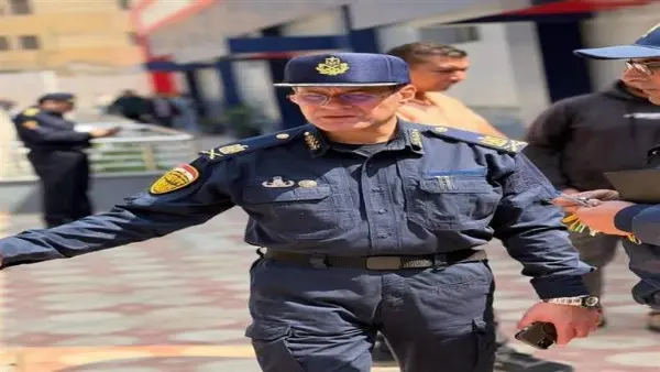 وجاء التكريم الرئاسي ليعكس حجم التضحية التي قدمها البطل الراحل، مما أثار فضول الرأي العام لمعرفة من هو اللواء محمد الشربيني، مدير الإدارة العامة للحماية المدنية بالقاهرة، الذي ضرب أروع الأمثلة في الفداء والتضحية حتى اللحظات الأخيرة من حياته.