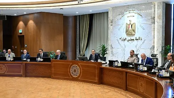 وافق مجلس الوزراء على منح شركة لبطاريات تخزين الطاقة" ش. بنظام الاستثمار الداخلي، الموافقة الواحدة "الرخصة الذهبية"، وذلك عن مشروعها الخاص بتصميم وإنشاء وإنتاج وإدارة وتشغيل وصيانة أنظمة بطاريات تخزين الطاقة على اختلاف مصادرها