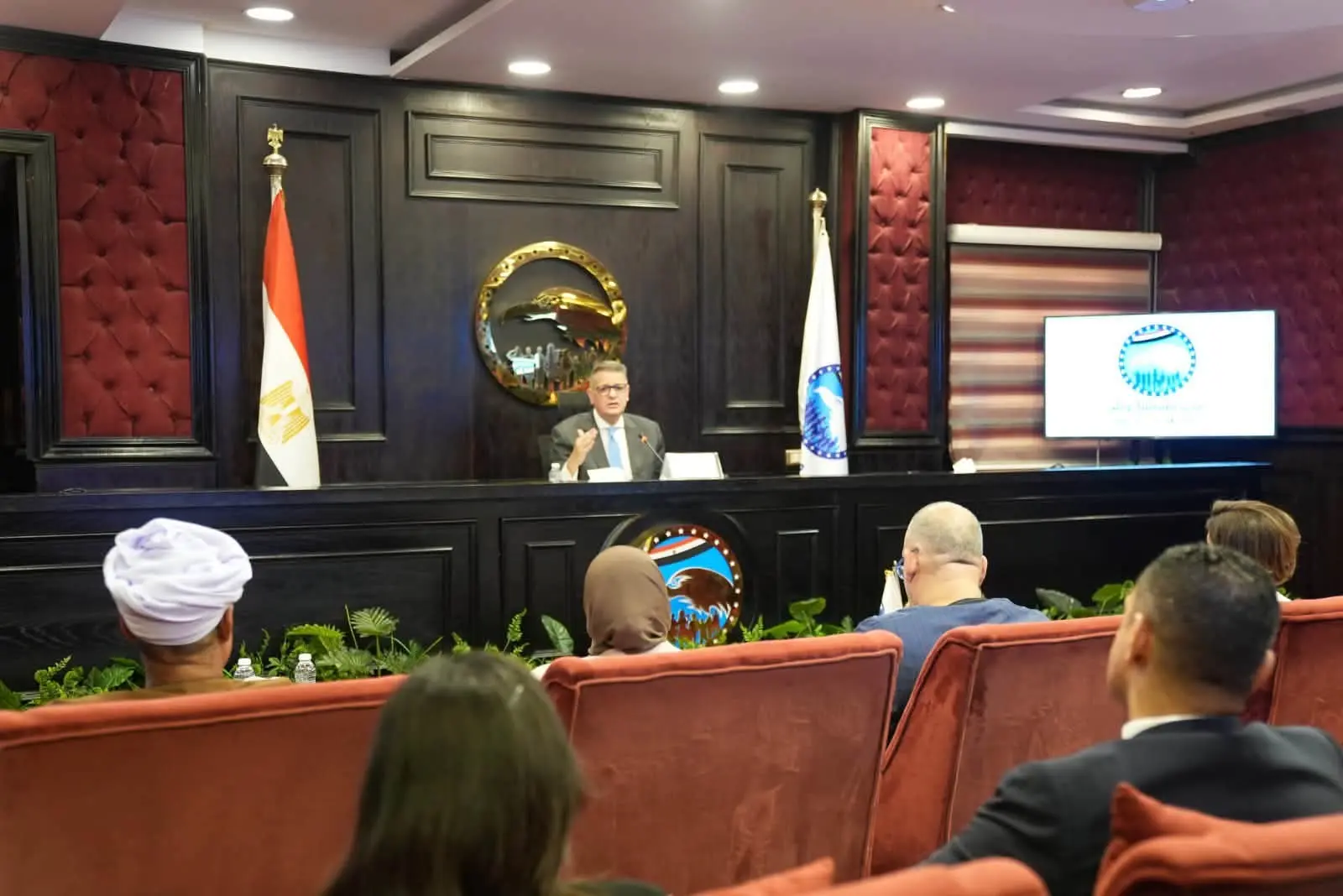 «حقوق الإنسان» بـ«مستقبل وطن» ترسم ملامح خطة عملها للمرحلة المقبلة - 1000714534