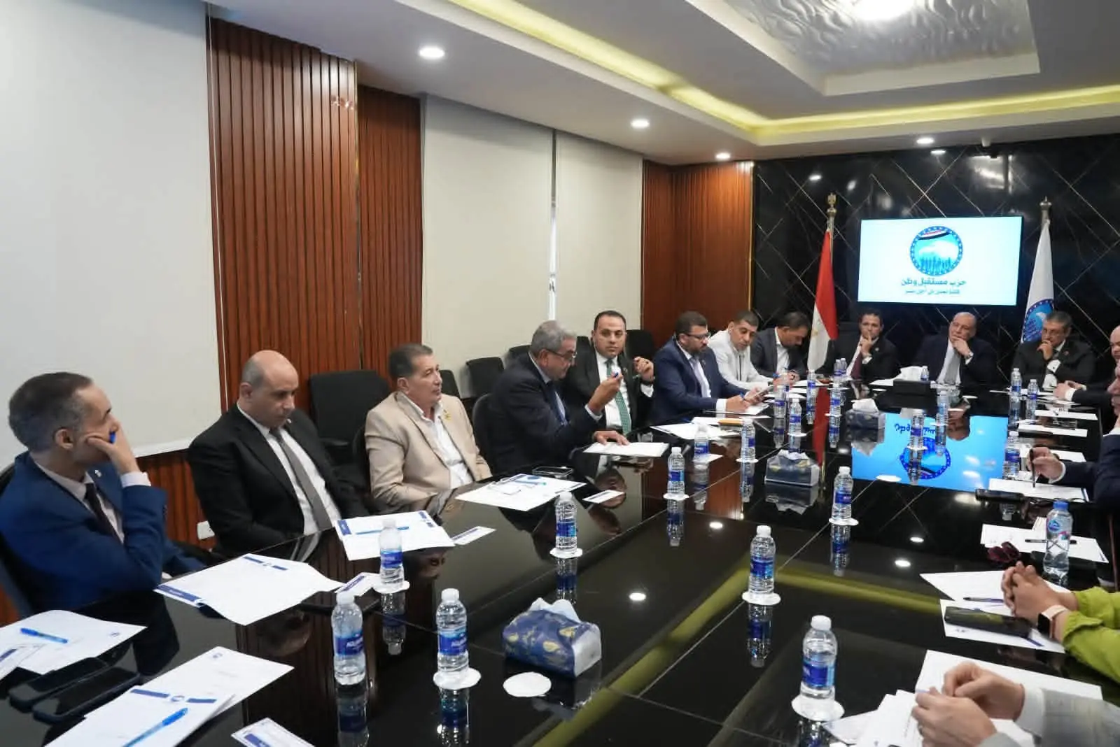 «شئون البيئة» بـ«مستقبل وطن» تبحث نشر الوعي البيئي وتعزيز العمل الميداني - 1000714590 1