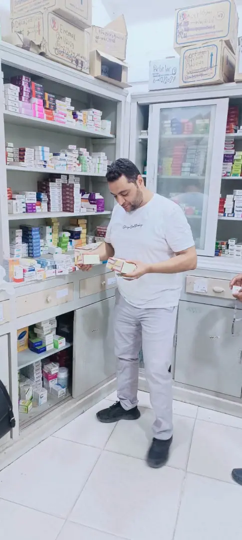 ضبط 135 مستحضرًا دوائيًا مجهول المصدر داخل صيدلية بأسيوط