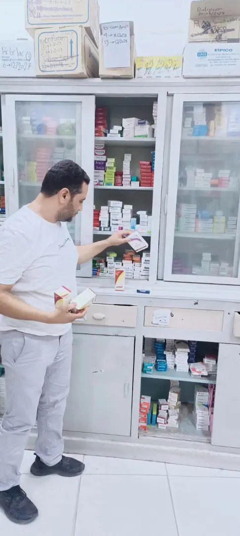 ضبط 135 مستحضرًا دوائيًا مجهول المصدر داخل صيدلية بالقوصية