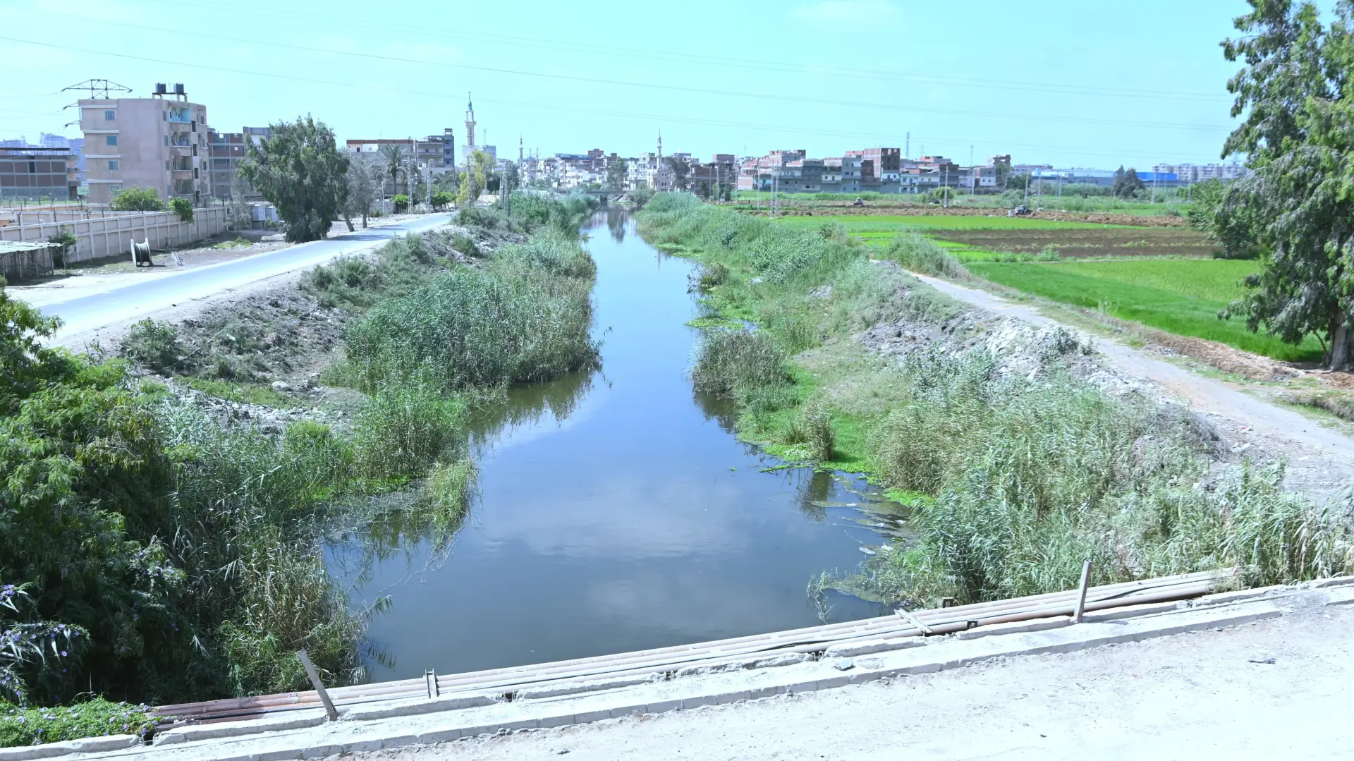 وزير الري ومحافظ البحيرة يتفقدان منظومة الري بإيتاي البارود.. وتوجيهات برفع نواتج التطهير