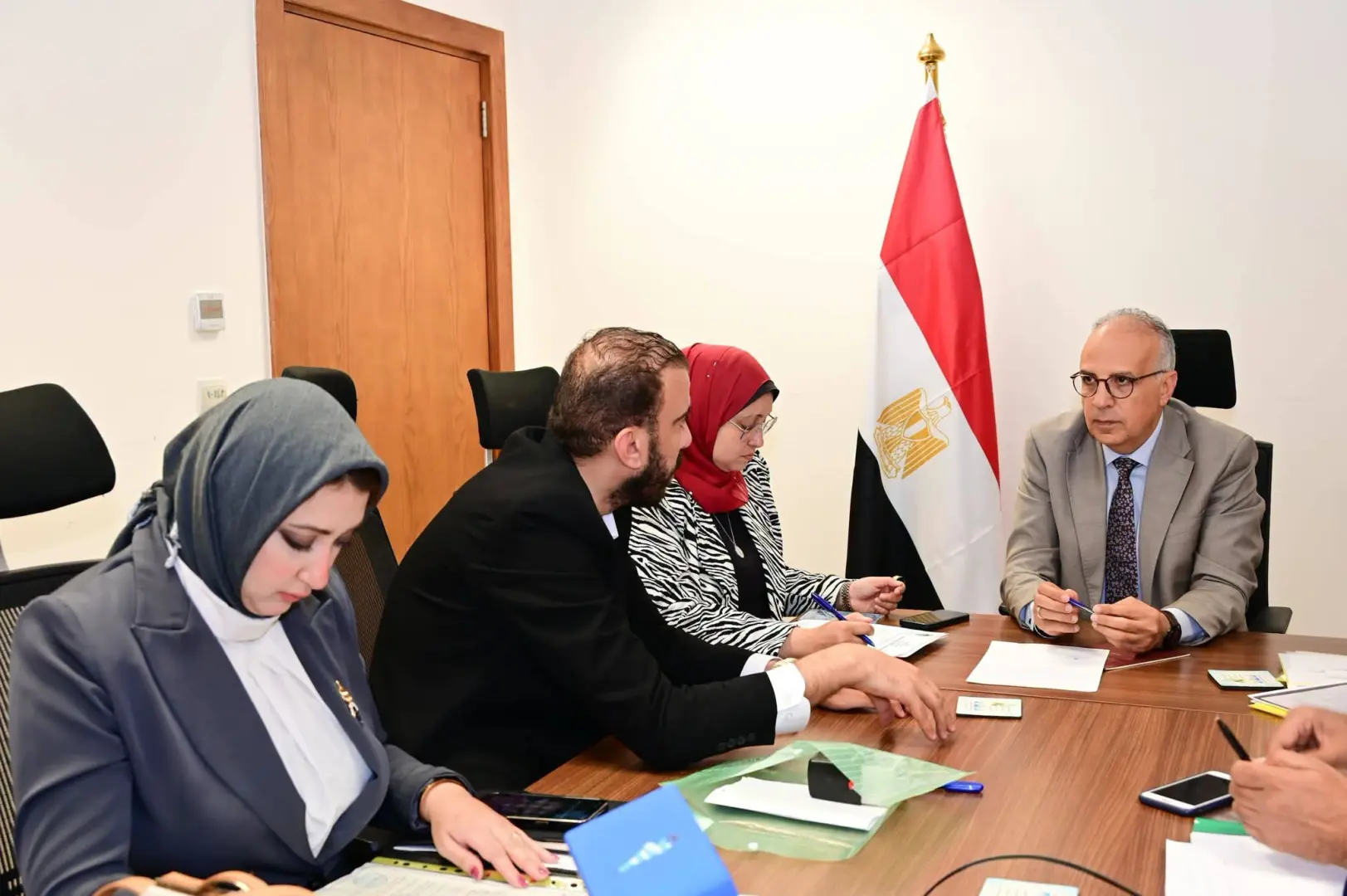 وزير الري يناقش مع نواب الدقهلية وكفر الشيخ مطالب المواطنين