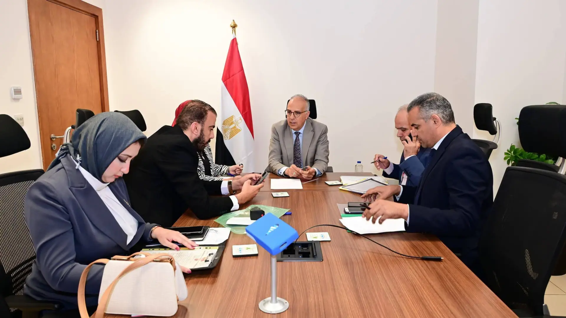 وزير الري يناقش مع نواب الدقهلية وكفر الشيخ مطالب المواطنين