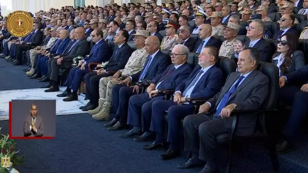 أكد الرئيس عبد الفتاح السيسي أن خطط الدولة للتعامل مع الأزمات والكوارث تشمل مختلف القطاعات الحيوية، وفي مقدمتها المدارس والجامعات والتجمعات السكنية، بما يضمن حماية المواطنين وتعزيز جاهزية مؤسسات الدولة.