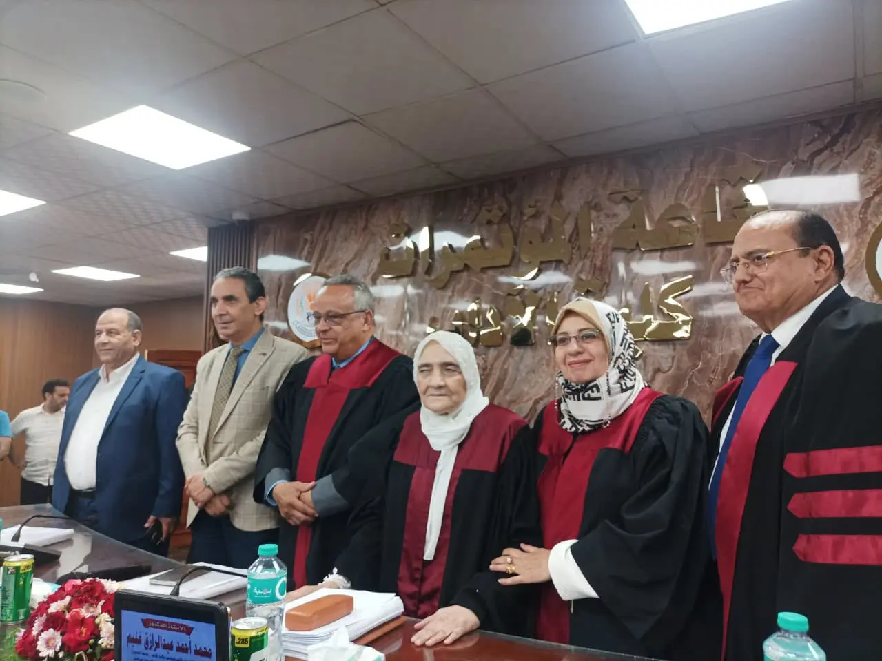 حصلت على الدكتوراه في الـ83 بعد رحلة مع السرطان.. وزير الأوقاف يكرم آمال إسماعيل