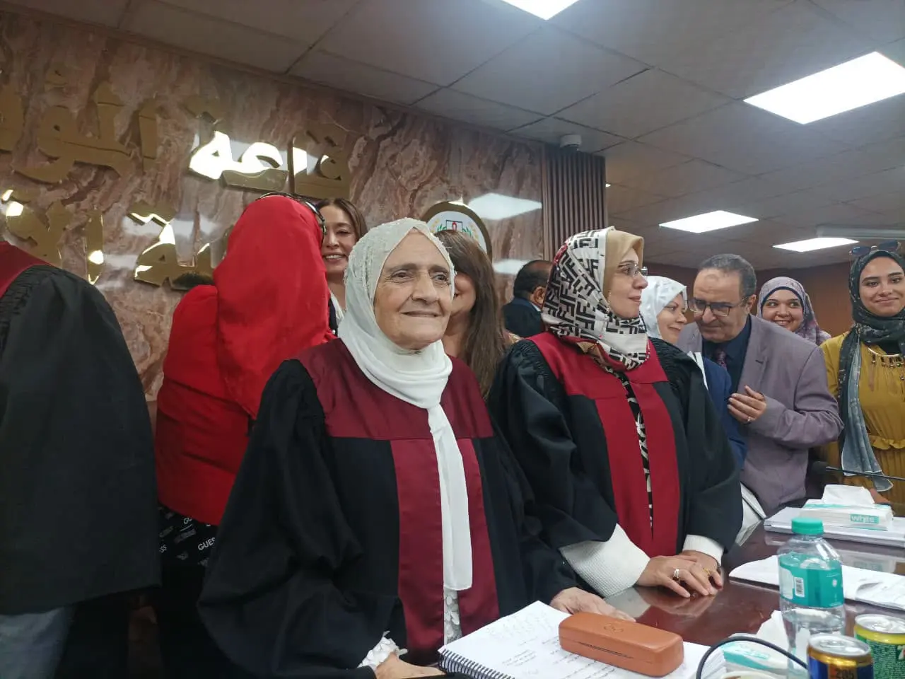 حصلت على الدكتوراه في الـ83 بعد رحلة مع السرطان.. وزير الأوقاف يكرم آمال إسماعيل