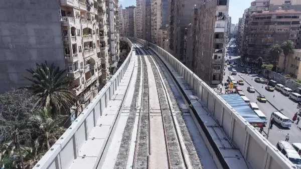 ​تتسارع وتيرة العمل في واحد من أضخم مشروعات النقل الذكي في مصر، حيث كشفت أحدث اللقطات الجوية الصادرة عن وزارة النقل عن تقدم ملحوظ في أعمال الإنشاءات الخاصة بالمرحلة الأولى لمشروع مترو الإسكندرية.