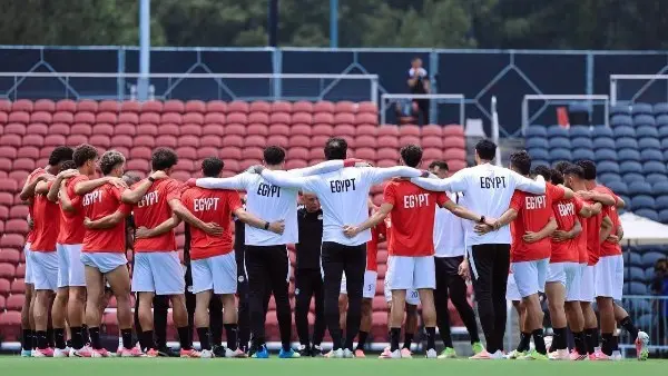 "ليست النهاية بل البداية".. كواليس جلسة محمد صلاح مع لاعبي منتخب مصر بعد وداع المونديال
