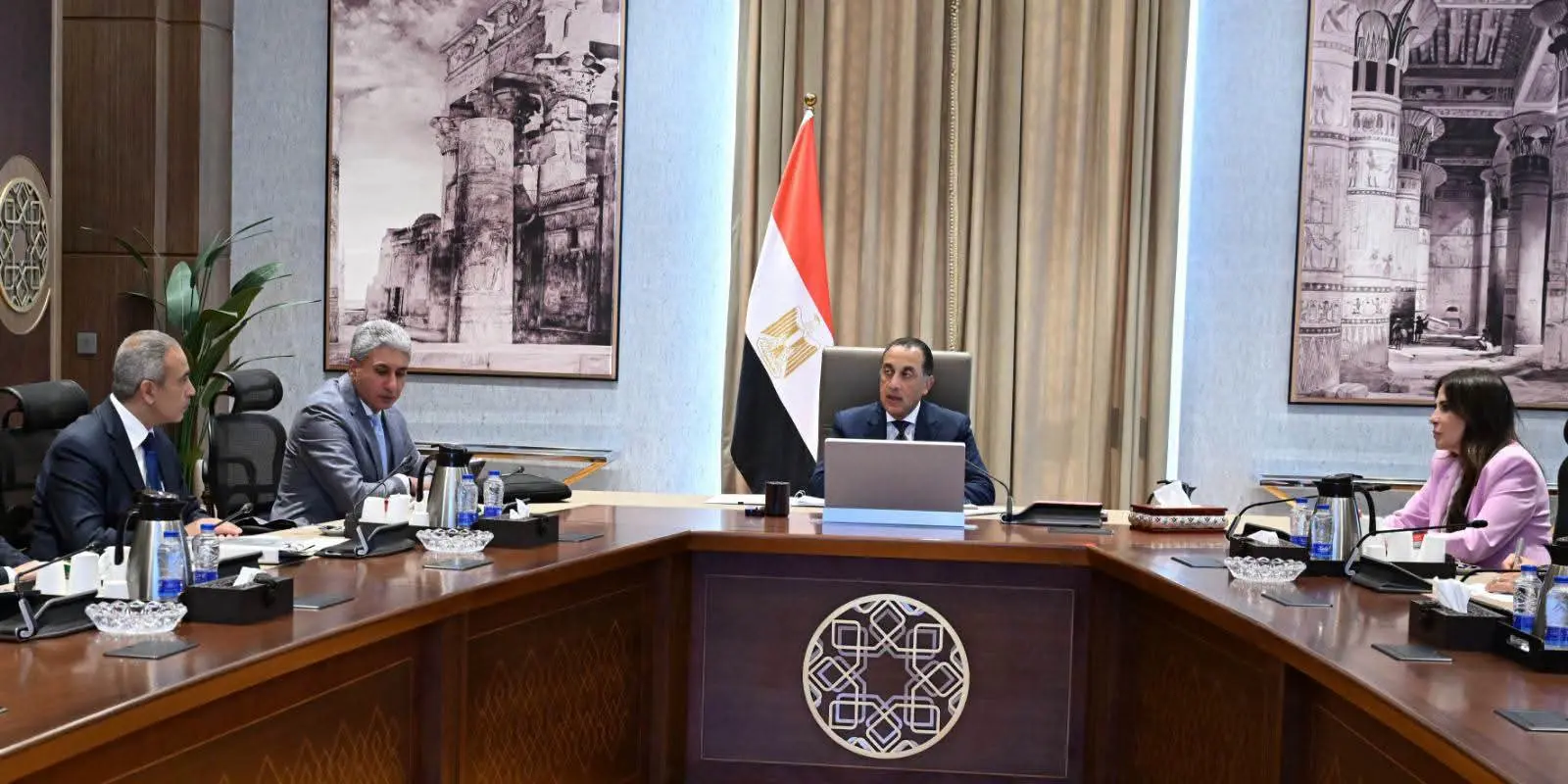 رئيس الوزراء يتابع جهود تنشيط السياحة 