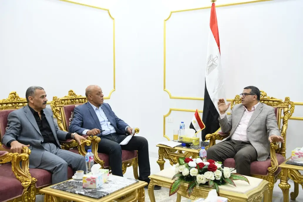 محافظ قنا يلتقي أعضاء مجلسي النواب والشيوخ لبحث مطالب المواطنين