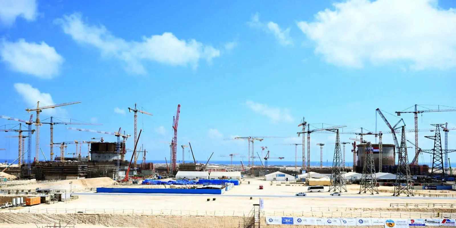 رئيس الوزراء يشهد تركيب وعاء ضغط المفاعل للوحدة النووية الثانية بالضبعة