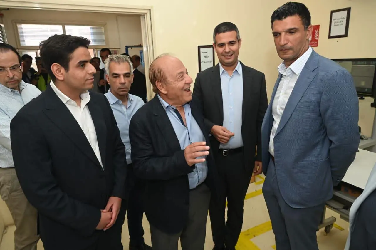 وزير الصناعة يتفقد 3 مصانع ومجمعًا للصناعات الصغيرة بالعاشر من رمضان