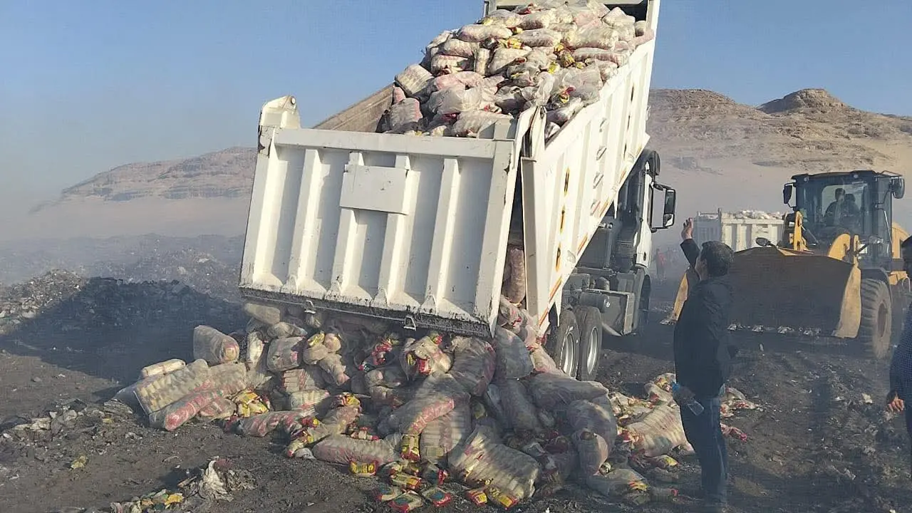 إعدام 39 طنًا من السلع الغذائية غير الصالحة للاستهلاك في سوهاج