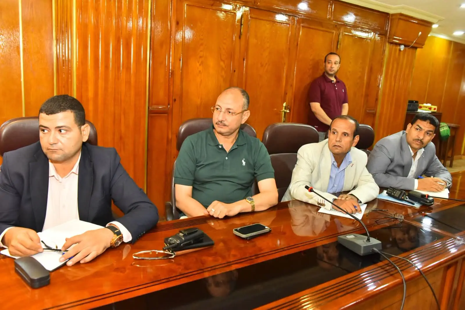 محافظ أسيوط يضع خطة العمل لرؤساء المراكز والأحياء