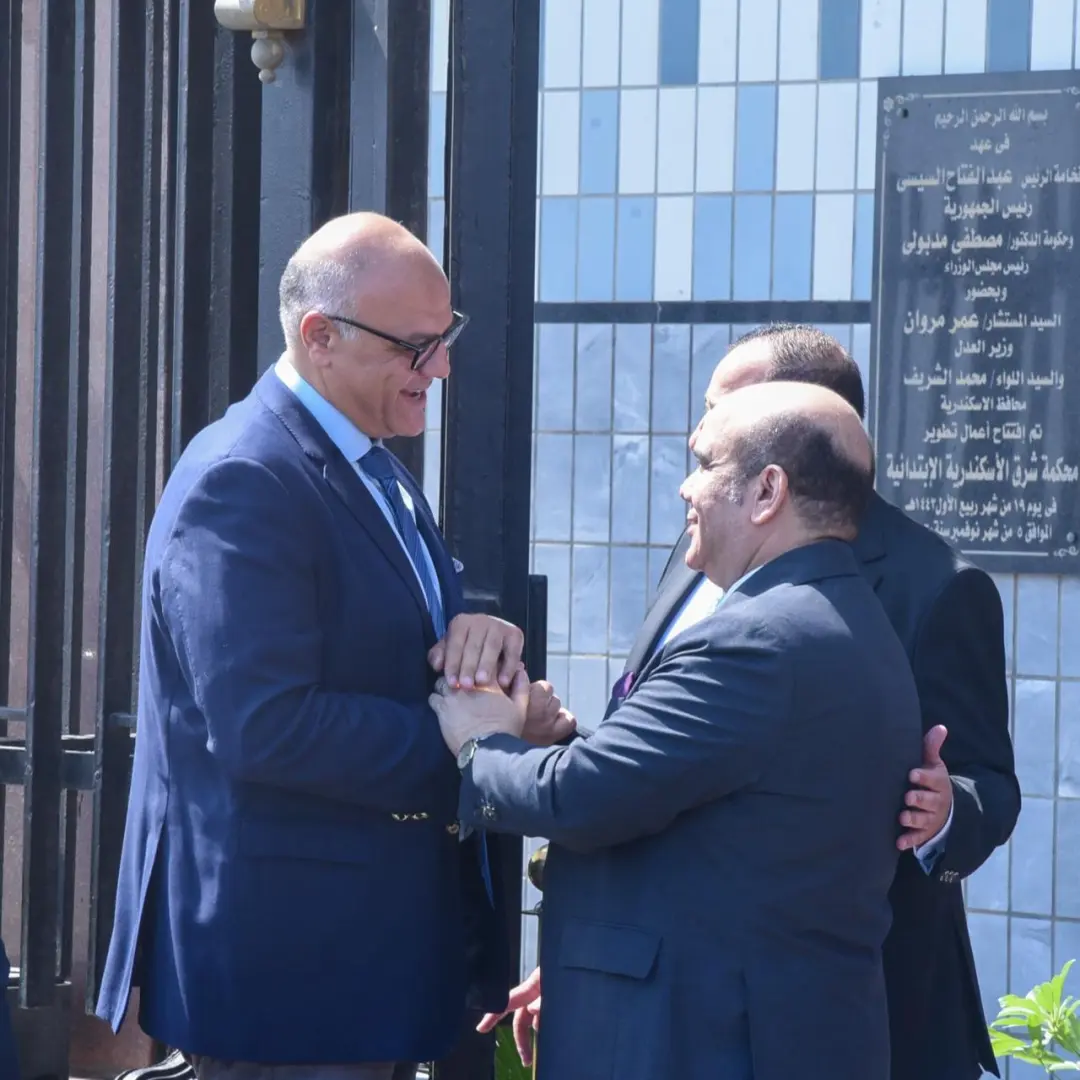 محافظ الإسكندرية و وزير العدل يفتتحان المحكمة النموذجية الصديقة للطفل وفقًا للمعايير الدولية بمحكمة شرق الإسكندرية الابت - 1000734920