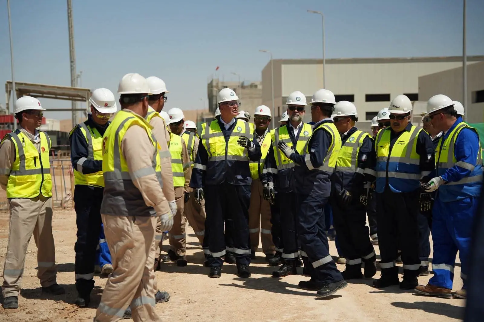 يتفقد مشروع محطة ضواغط الغاز بالخناصري في الأردن