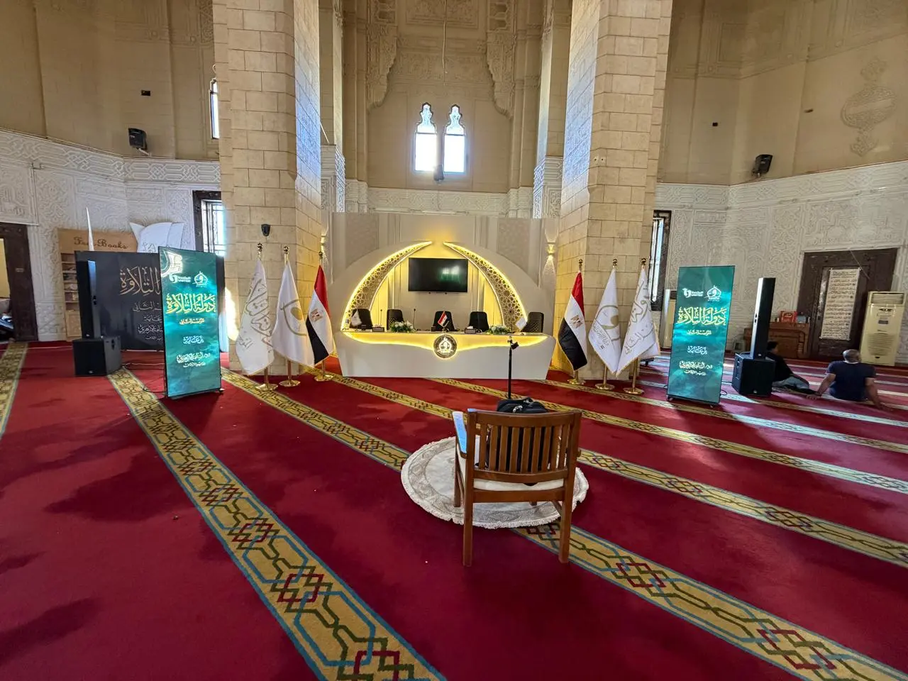 رئيس الإدارة المركزية لشئون المساجد والقرآن الكريم يتفقد استعدادات تصفيات «دولة التلاوة» بالإسكندرية - 1000738653