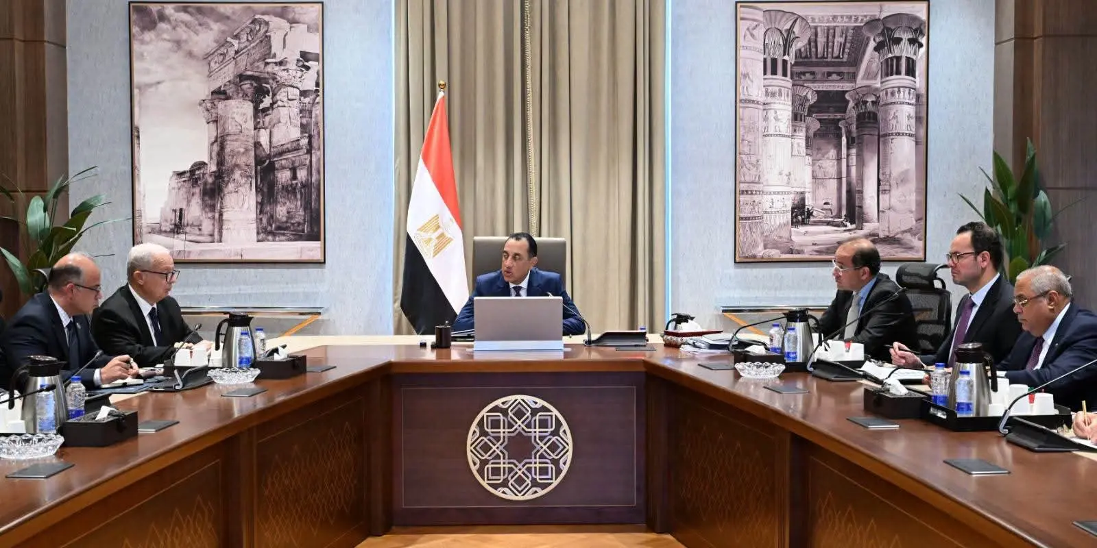 مدبولي يتابع خطة تخارج الدولة من الشركات الحكومية