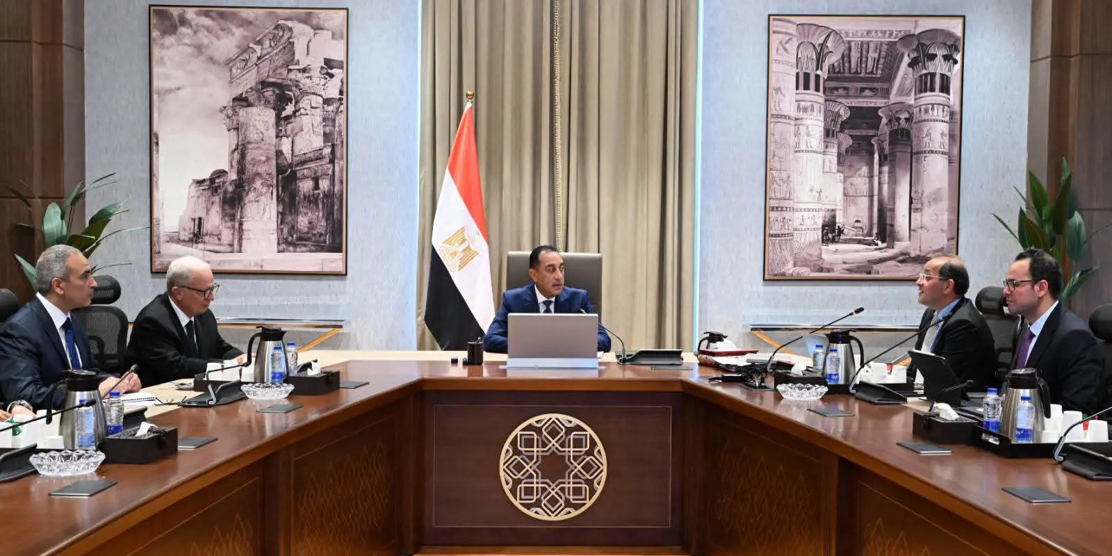 رئيس الوزراء يستعرض الحزمة الثانية من التسهيلات الضريبية لدعم الاستثمار