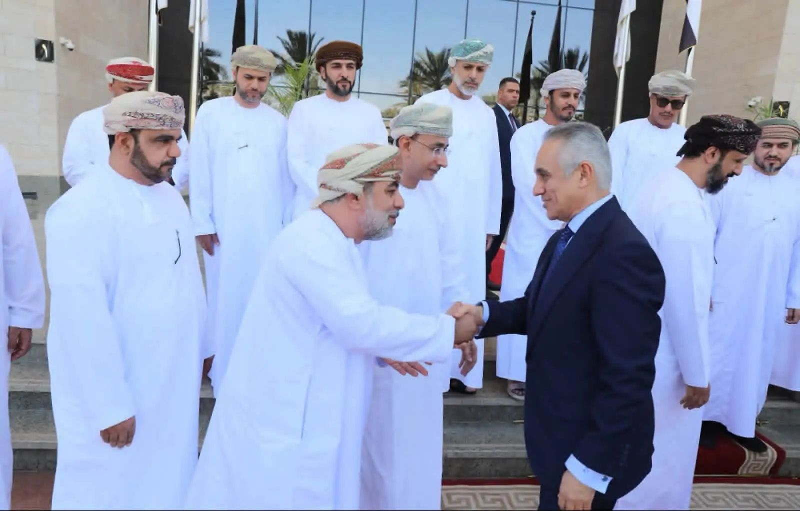 وزير العدل يبحث مع وفد قضائي عُماني تعزيز التعاون وتبادل الخبرات القضائية