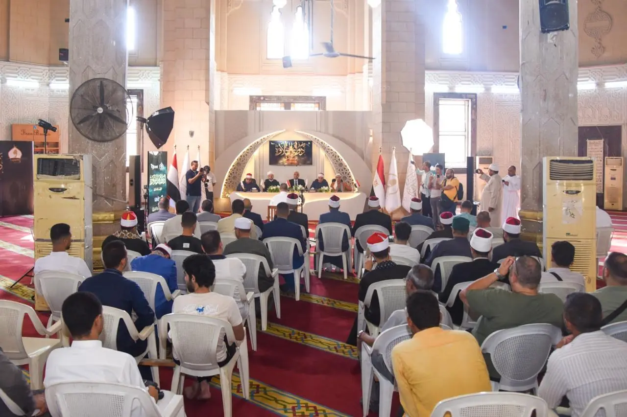 محافظ الإسكندرية يشهد انطلاق فعاليات الموسم الثاني من مسابقة "دولة التلاوة" بمسجد سيدي أبي العباس المرسي - 1000739921