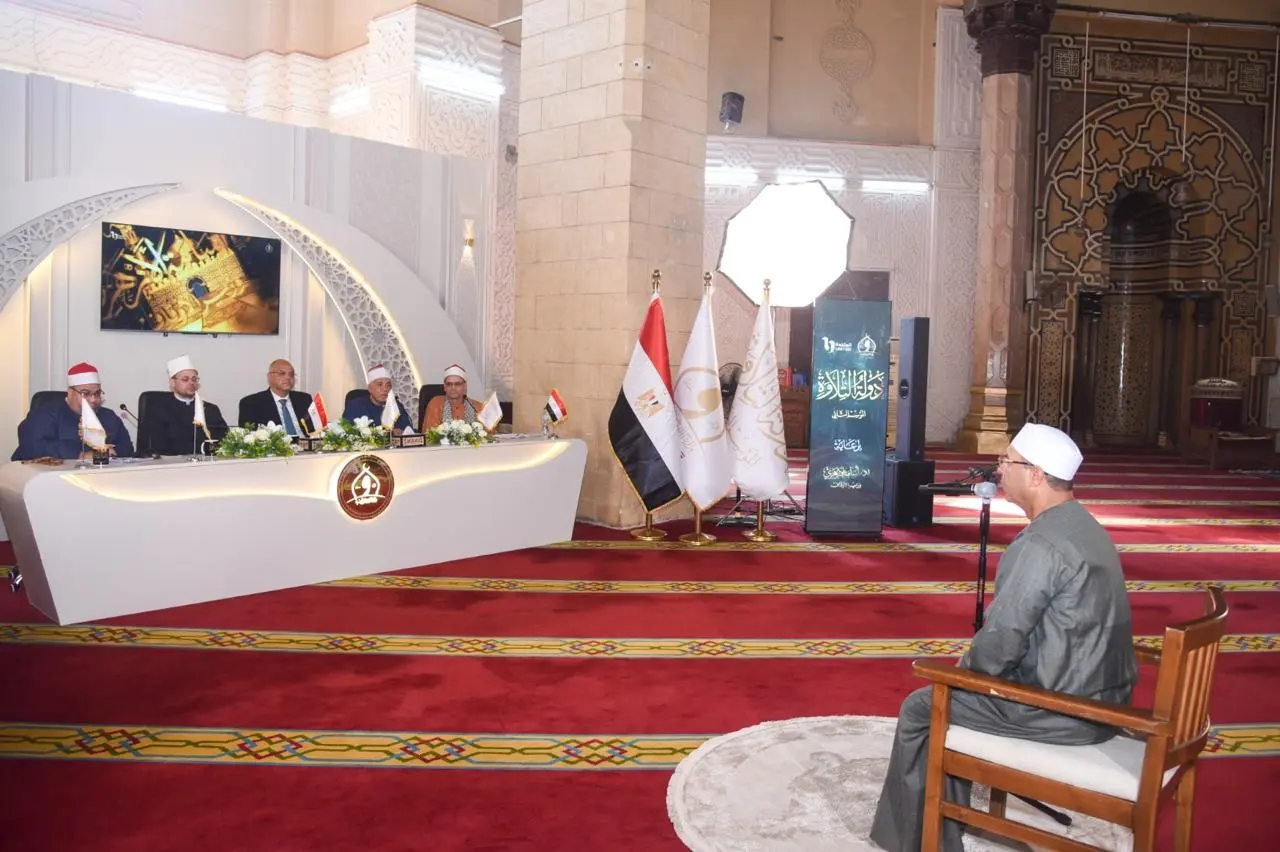 محافظ الإسكندرية يشهد انطلاق فعاليات الموسم الثاني من مسابقة "دولة التلاوة" بمسجد سيدي أبي العباس المرسي - 1000739935
