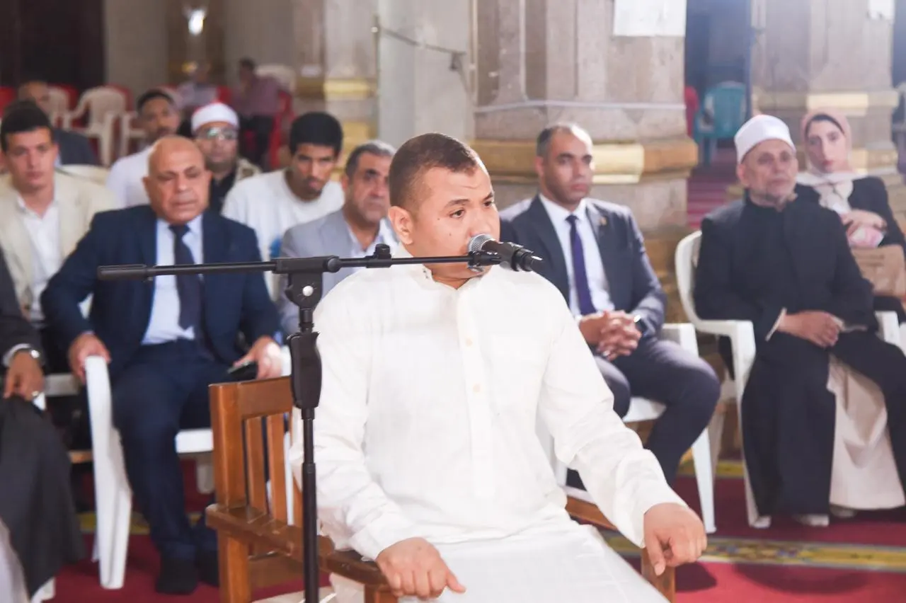 محافظ الإسكندرية يشهد انطلاق فعاليات الموسم الثاني من مسابقة "دولة التلاوة" بمسجد سيدي أبي العباس المرسي - 1000739936