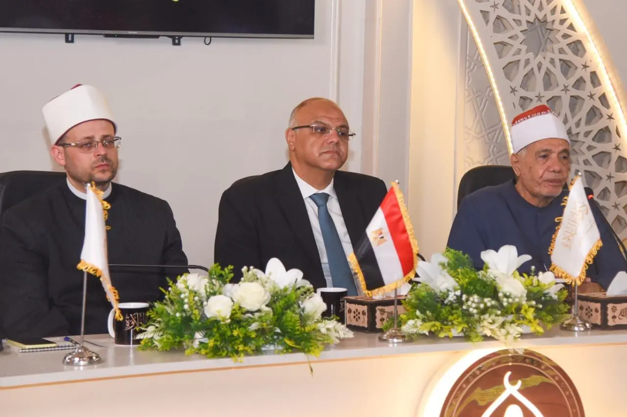 محافظ الإسكندرية يشهد انطلاق فعاليات الموسم الثاني من مسابقة "دولة التلاوة" بمسجد سيدي أبي العباس المرسي - 1000739940