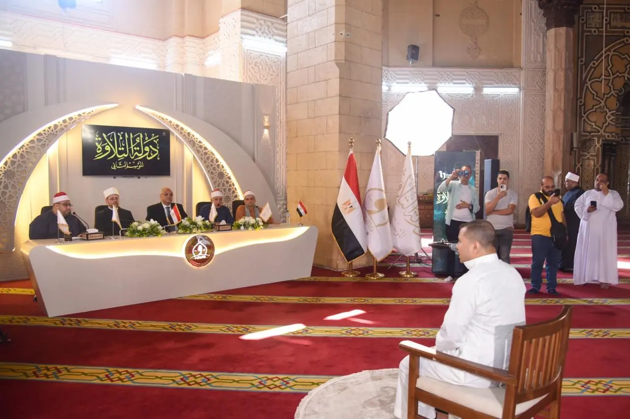 محافظ الإسكندرية يشهد انطلاق فعاليات الموسم الثاني من مسابقة "دولة التلاوة" بمسجد سيدي أبي العباس المرسي - 1000739943