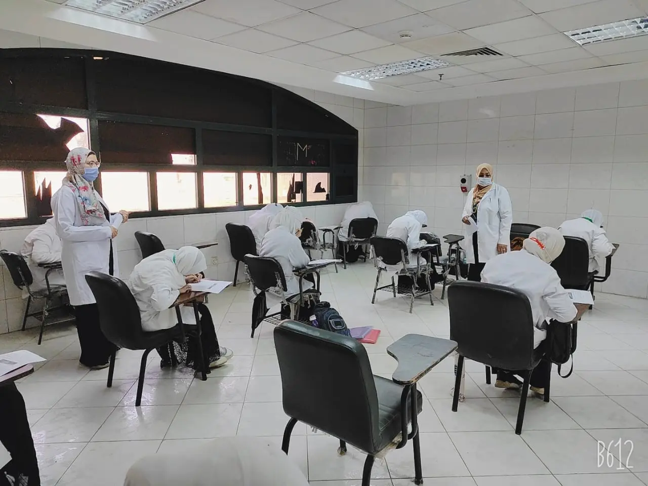 شهدت محركات البحث الإقليمية زيادة ملحوظة في البحث عن شروط التقديم لمدارس التمريض الخاصة 2026، وذلك بالتزامن مع فتح باب التسجيل الإلكتروني للعام الدراسي الجديد 2026/2027. وأعلنت الهيئة العامة للمستشفيات والمعاهد التعليمية الضوابط المنظمة للمرحلة الأولى للقبول، والمستندات المطلوبة، والاختبارات المقررة لاختيار المتقدمين.