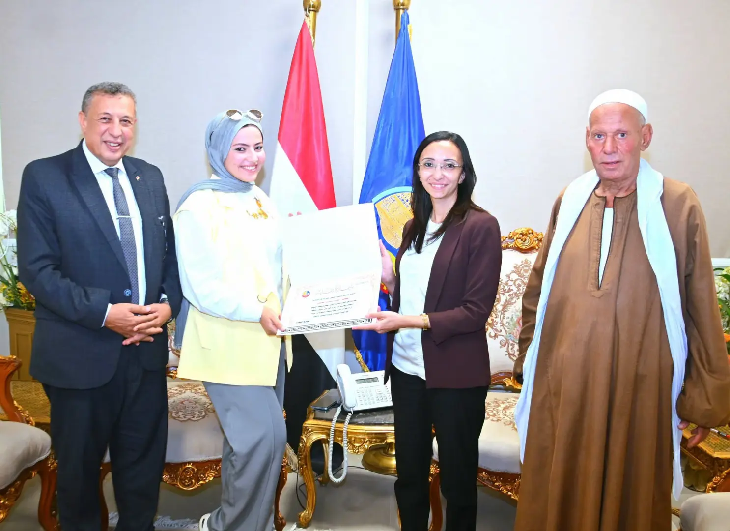 محافظ البحيرة تكرّم الأولى على الجمهورية بالدبلومات الفنية