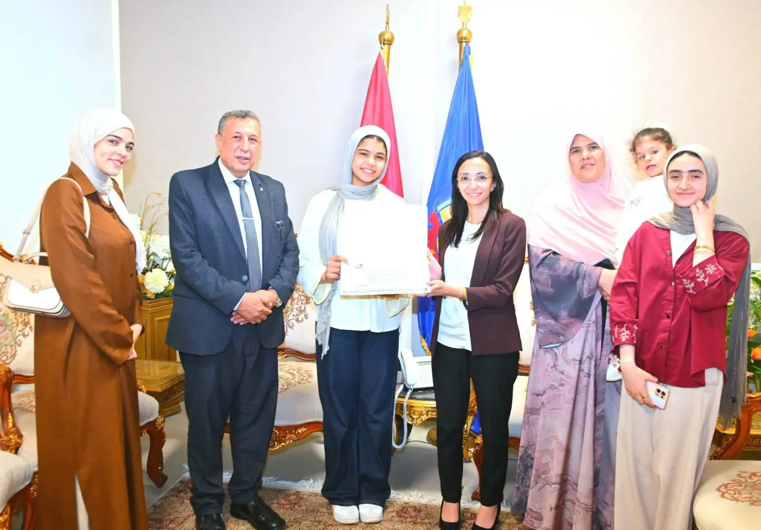 محافظ البحيرة تكرّم أوائل الشهادة الإعدادية من المكفوفين والصم وضعاف السمع