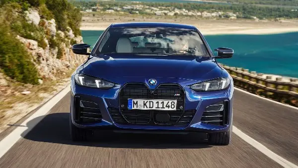 تواصل شركة BMW الألمانية تعزيز حضورها في قطاع السيارات الفاخرة عبر تقديم طرازات تجمع بين الأداء الرياضي والتصميم العصري، وفي مقدمتها طراز BMW الفئة الرابعة جران كوبيه موديل 2026، والذي يُطرح بالسوق السعودي ليلبي تطلعات عشاق السيارات المدمجة الفاخرة ذات الخمسة أبواب.