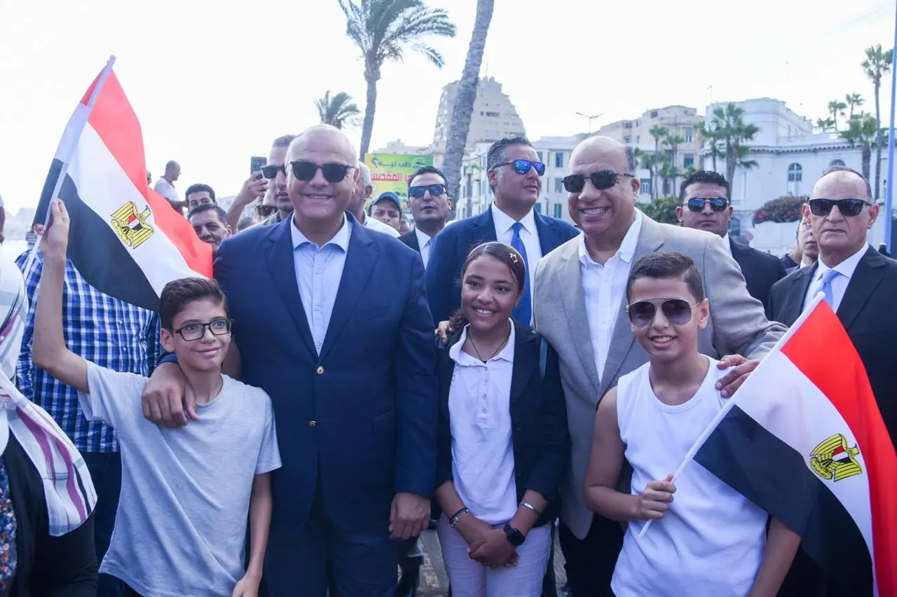 محافظ الإسكندرية يُطلق فعاليات العيد القومي الـ74 للمحافظة ويشهد الموسيقى العسكرية وعروضا مبهرة للدراجات البخارية - 1000747367
