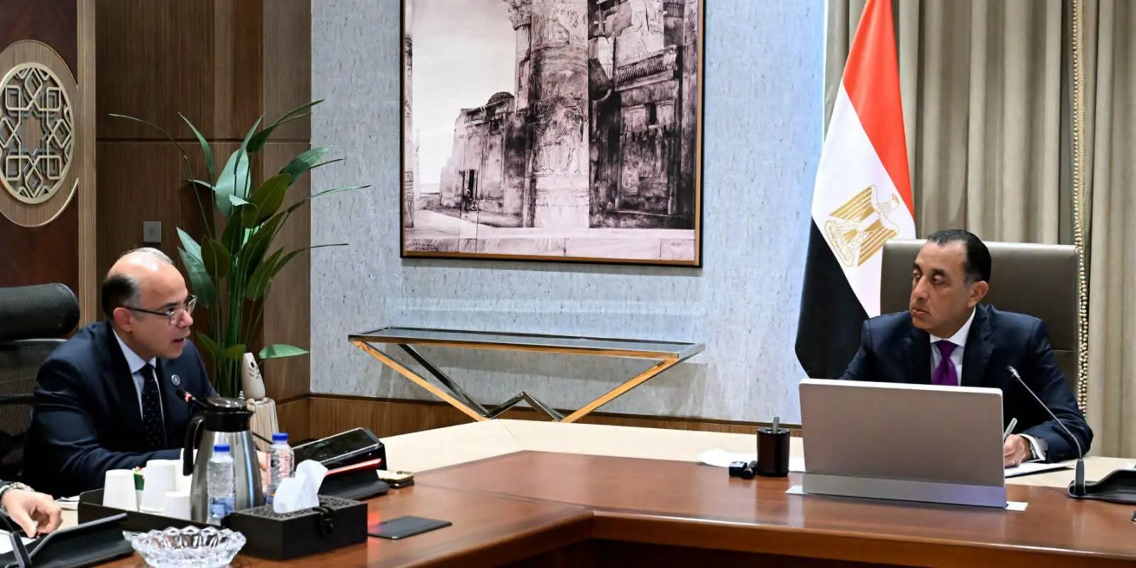 منصة «رعاية المستثمرين» وصندوق صناعي جديد.. الحكومة تكشف حزمة إجراءات لدعم الاستثمار