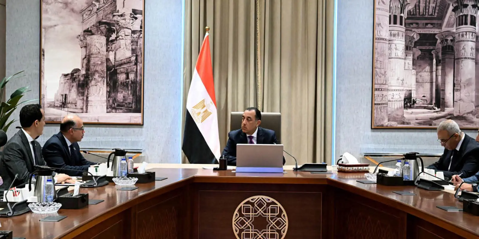 منصة «رعاية المستثمرين» وصندوق صناعي جديد.. الحكومة تكشف حزمة إجراءات لدعم الاستثمار
