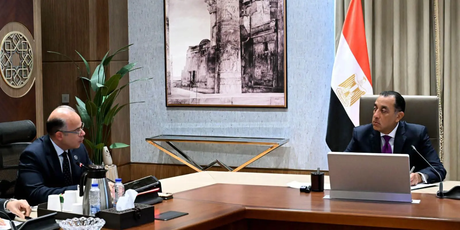 منصة «رعاية المستثمرين» وصندوق صناعي جديد.. الحكومة تكشف حزمة إجراءات لدعم الاستثمار