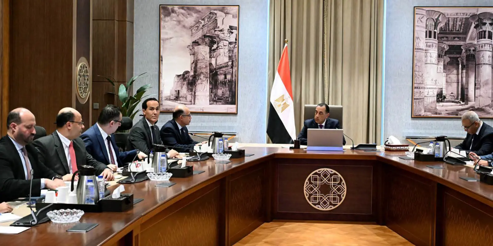 منصة «رعاية المستثمرين» وصندوق صناعي جديد.. الحكومة تكشف حزمة إجراءات لدعم الاستثمار