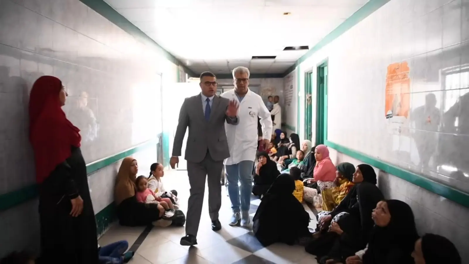 إقالة مدير مستشفى قنا العام وإجراءات حاسمة بعد جولة مفاجئة للمحافظ
