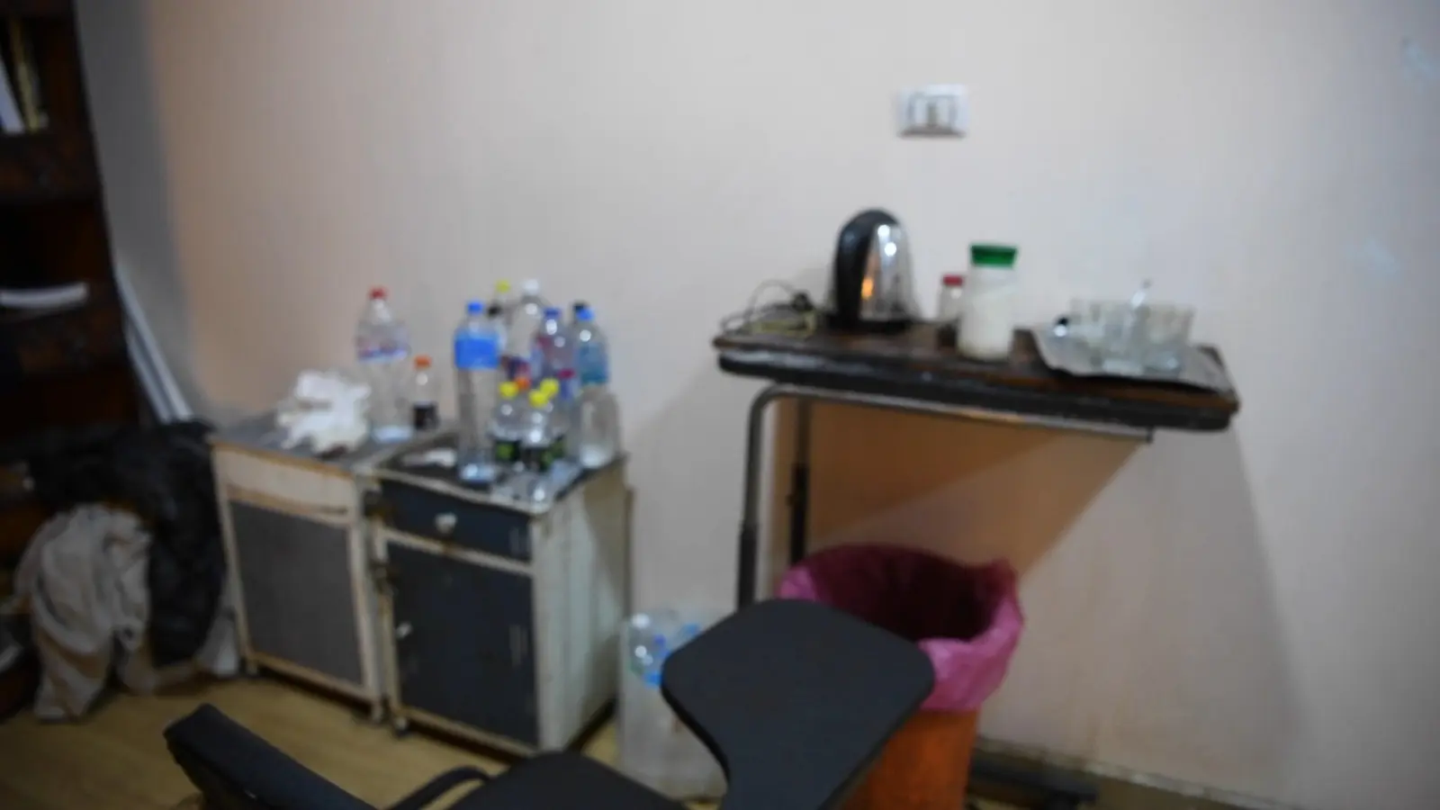 إقالة مدير مستشفى قنا العام وإجراءات حاسمة بعد جولة مفاجئة للمحافظ - 1000753910